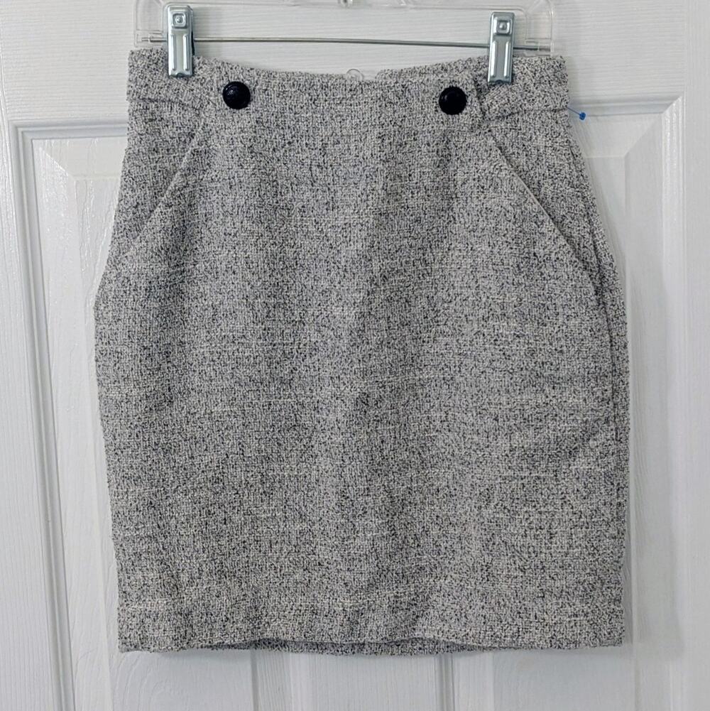 H&M Tweed Mini Skirt – Size 2 (US) – Fully Lined w/ Pockets – Classic Neutral